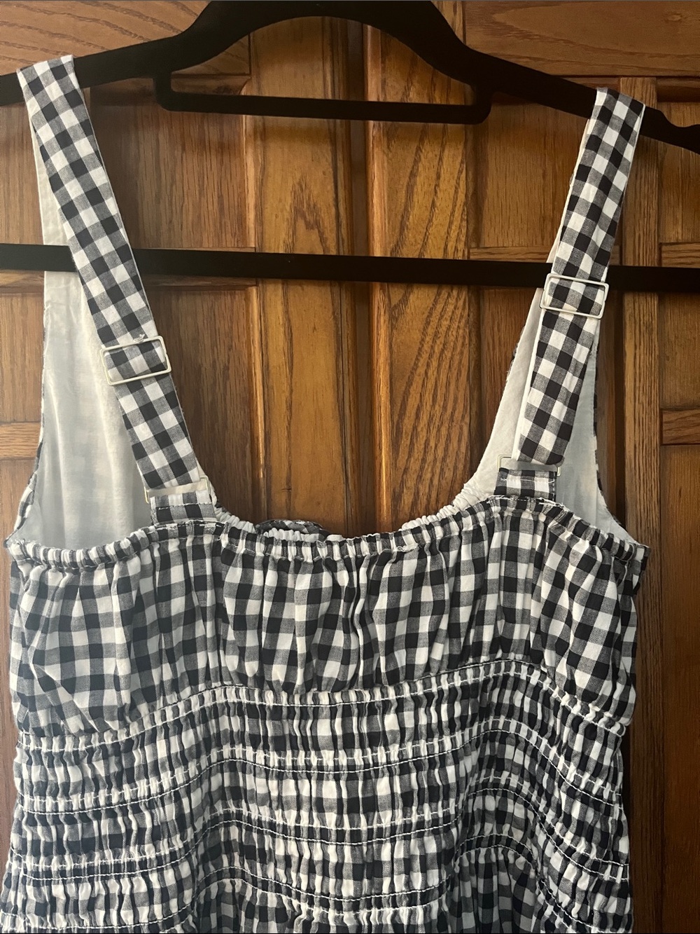 Abercrombie Gingham Smocked Sundress with adjustable straps. Size Small ❤️ - Picture 3 of 4